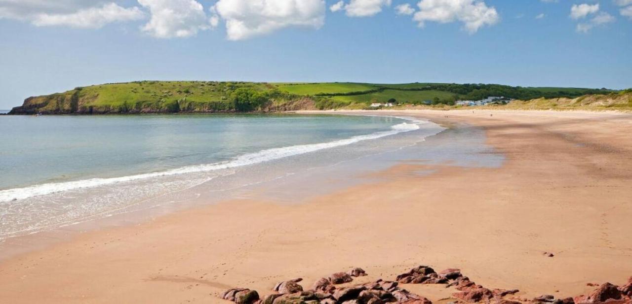 Broadhaven Cottage, Freshwater East, Pembs Holiday home Pembroke