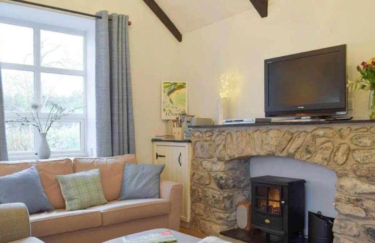 Broadhaven Cottage, Freshwater East, Pembs *