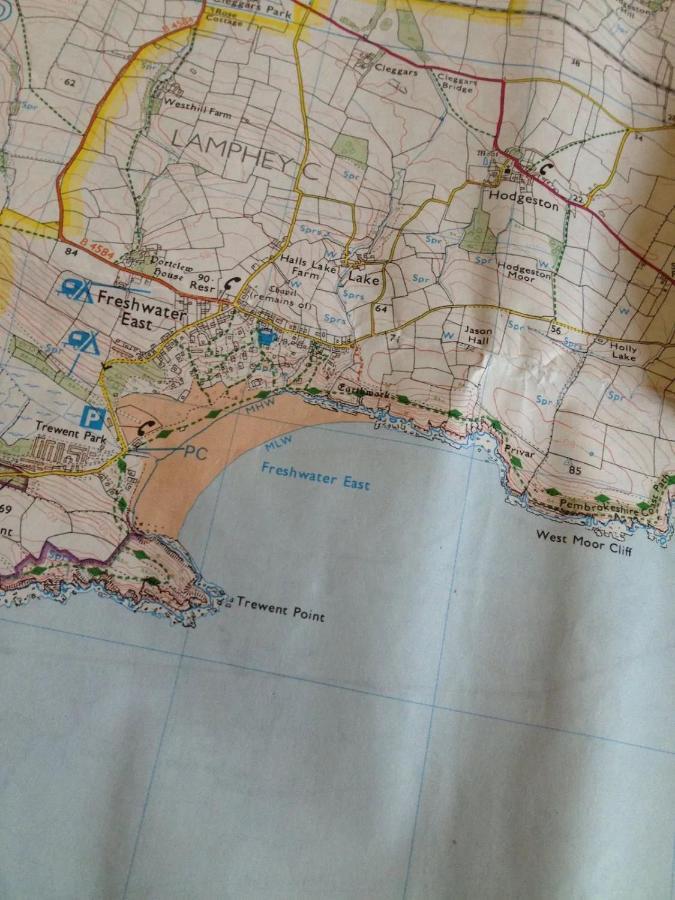 Broadhaven Cottage, Freshwater East, Pembs Holiday home